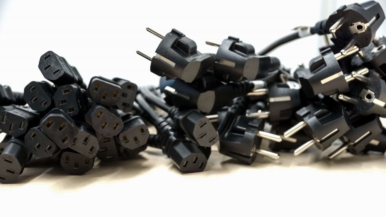 CUSTOM POWER CORDS